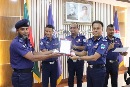 খুলনা রেঞ্জের শ্রেষ্ঠ এসআই নির্বাচিত হলেন আজিজুর রহমান