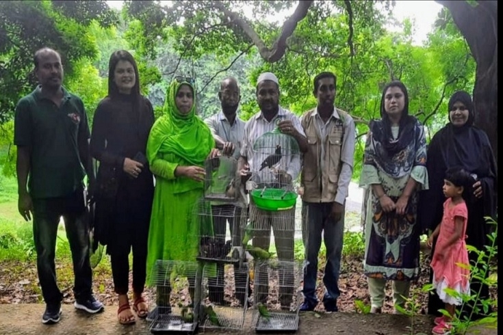 টঙ্গীতে পাখির বাজারে ভ্রাম্যমান আদালরে অভিযান