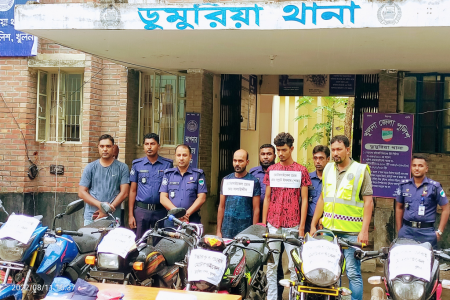 পুলিশের অভিযানে ৫টি চোরাই মোটরসাইকেল উদ্ধার: গ্রেপ্তার-২