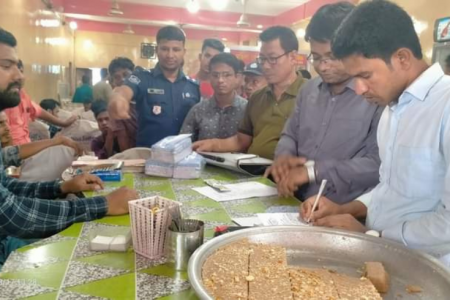 বাশখালীতে ১ লক্ষ ২০ হাজার টাকা জরিমানা আদায় ভ্রাম্যমান আদালতের
