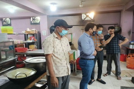সাতকানিয়ার অভিজাত রেষ্টুরেন্টে অর্ধলক্ষ টাকা জরিমানা 