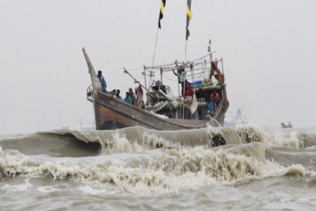 বঙ্গোপসাগরে ট্রলারডুবি , ১১ জেলে নিখোঁজ
