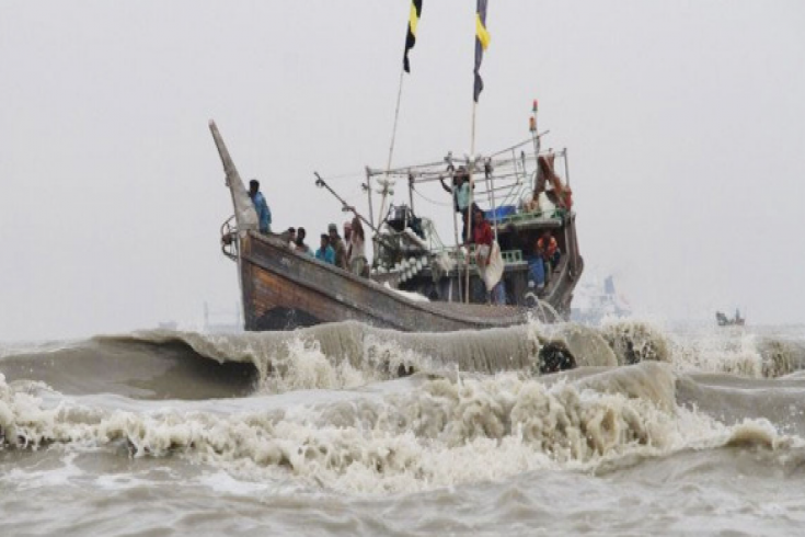 বঙ্গোপসাগরে ট্রলারডুবি , ১১ জেলে নিখোঁজ