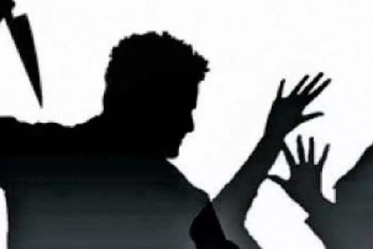 অবসরপ্রাপ্ত পুলিশ সদস্যকে কুপিয়ে হত্যা 