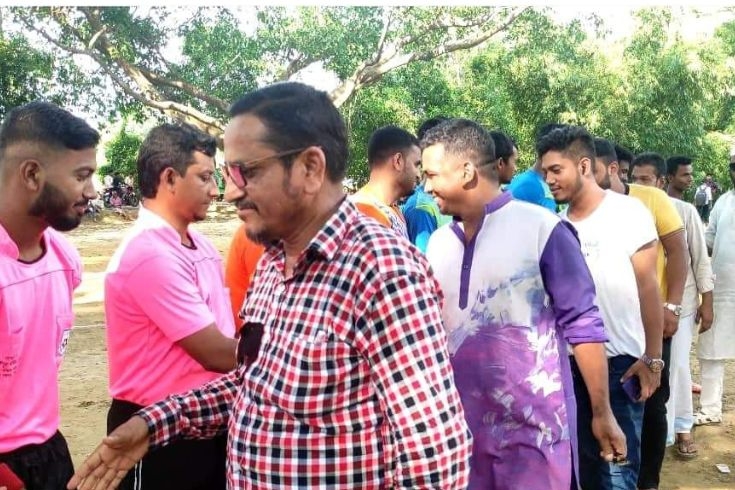 বড়হাতিয়া মেম্বার গোল্ডকাপ ফুটবল টুর্ণামেন্ট'র  ম্যাচ অনুষ্ঠিত 