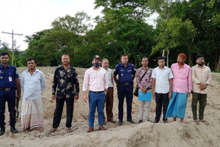 অবৈধ ভাবে বালু উত্তোলনের দায়ে গুনতে হল ১ লক্ষ  জরিমানা 