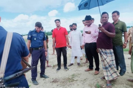 অবৈধভাবে মাটি কাটা ও বালু উত্তোলন করায় অর্ধলক্ষ টাকা জরিমানা