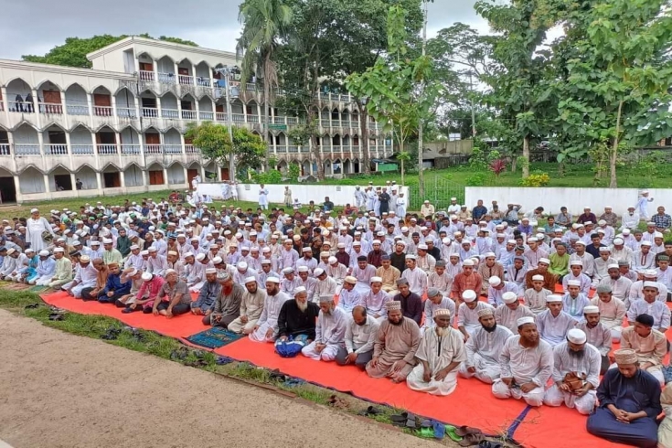 বৃষ্টিপাতের জন্য বিশেষ নামাজ  