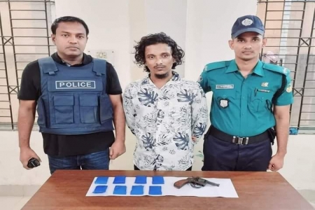 টঙ্গীতে পিস্তল মাদকসহ গ্রেফতার ১