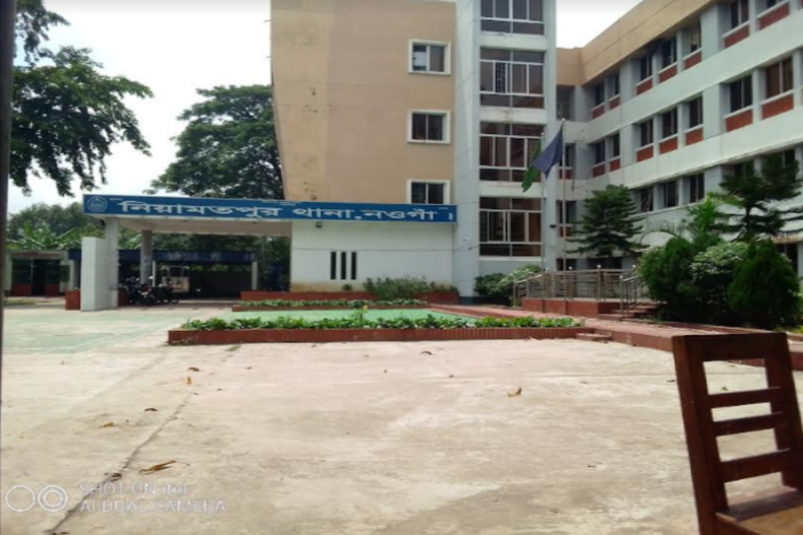 নওগাঁয় গৃহবধূকে ধর্ষণের অভিযোগে ধর্ষক আটক  