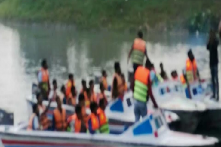 পরীক্ষামূলকভাবে চালু হলো স্পিডবোটের মাধ্যমে যাত্রী পরিবহন