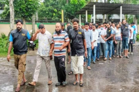 র‍্যাবের অভিযানে খুলনা বিআরটিএ থেকে ৩০ দালাল আটক