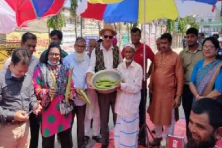 টঙ্গীর কৃষক বাজারে মিলছে কীটনাশকমুক্ত টাটকা সবজি