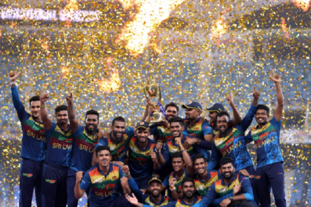 খাদের কিনারা থেকে ঘুরে দাঁড়িয়ে এশিয়া কাপ জিতলো শ্রীলঙ্কা