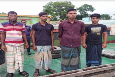 আত্রাইয়ের গৌড় নদী থেকে বালু উত্তোলন: ভ্রাম্যমান আদালতের হানা
