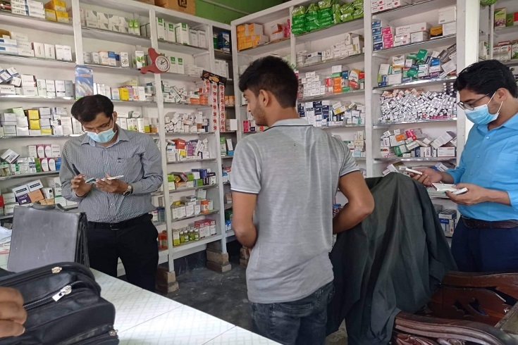 ডিমলায় ভোক্তা অধিকারের অভিযান, দুই প্রতিষ্ঠানকে জরিমানা