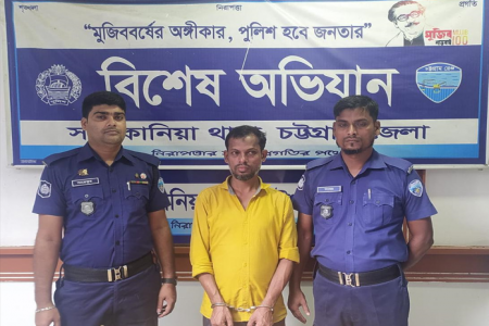 সাতকানিয়ায় এক হাজার ইয়াবাসহ গ্রেফতার ১