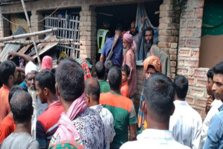 চুয়াডাঙ্গায় এক বৃদ্ধকে শ্বাসরোধে ও কুপিয়ে হত্যা