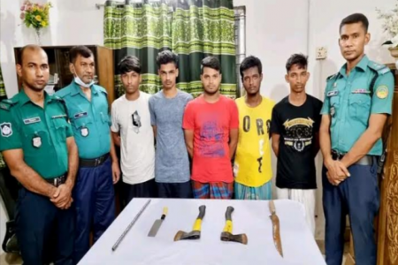 টঙ্গীতে ধারালো অস্ত্রসহ পাঁচ সদস্য বিশিষ্ট ডাকাতদল গ্রেফতার