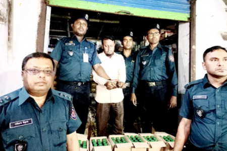 আলমডাঙ্গাতে ৪৯৯ বোতল স্প্রিটসহ সালেহীন হোমিও হলের মালিক গ্রেফতার