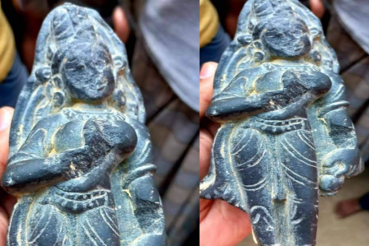 কষ্টিপাথরের মূর্তি পেল চতুর্থ শ্রেনীর শিক্ষার্থী