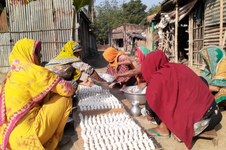 কুমড়ো বড়ি তৈরিতে ব্যস্ত জীবননগরের নারী