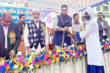 নওগাঁয় দুবলহাটি রাজা হরনাথ উচ্চ বিদ্যালয়ের পুরস্কার বিতরন অনুষ্ঠিত 