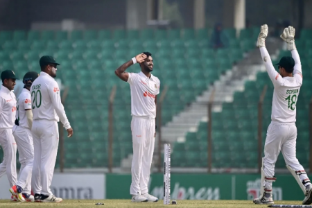 ৪০৪ রানে থামলো ভারত