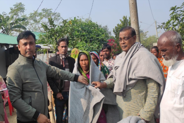 জীবননগরে শীতার্তদের মাঝে শীতবস্ত্র বিতরণ