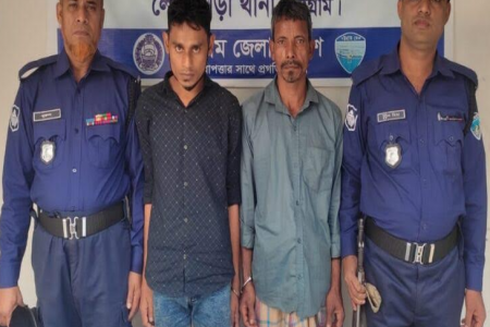 লোহাগাড়ায় যাত্রীবাহী বাসে তল্লাশী:  আড়াই হাজার ইয়াবাসহ আটক ২