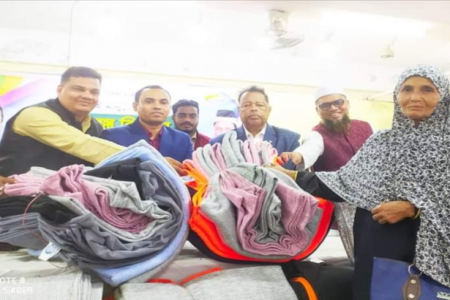 লোহাগাড়ায় শীতার্তদের কম্বল ও অসহায় পরিবারের মাঝে সোলার বিতরণ সম্পন্ন