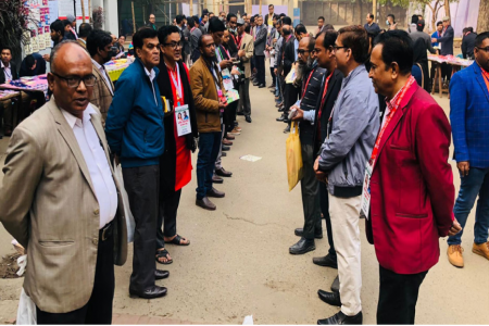 জাতীয় প্রেস ক্লাবের নির্বাচনে ভোটগ্রহণ চলছে
