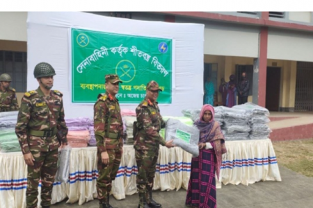 কালীগঞ্জে সেনাবাহিনীর মেডিকেল ক্যাম্প ও শীতবস্ত্র বিতরণ