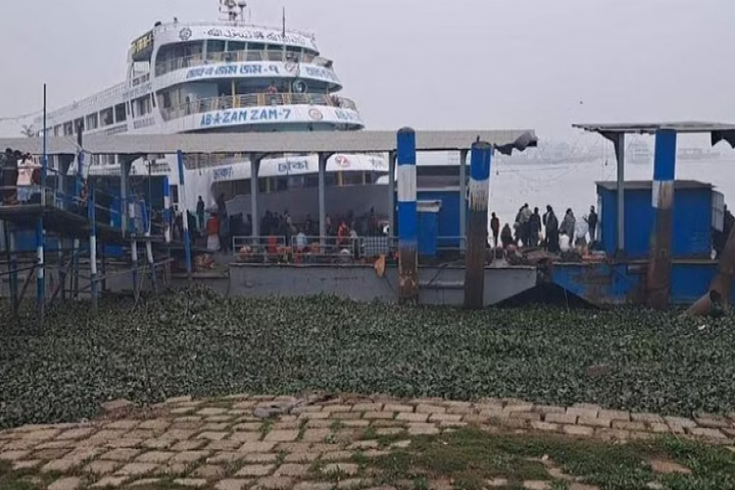 চাঁদপুরে জেঁকে বসেছে শীত, কুয়াশায় ব্যাহত নৌযান চলাচল