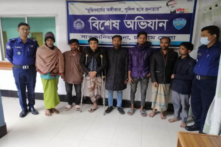 সাতকানিয়ায় ৩ বছর সাজাপ্রাপ্ত একজনসহ গ্রেফতার ৭