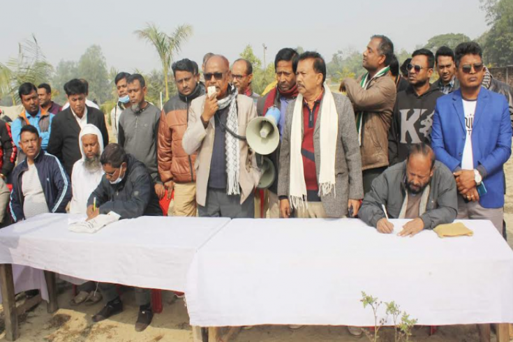 নওগাঁ জেলা মটর শ্রমিক ইউনিয়নের নির্বাচনের দাবিতে প্রতিবাদ সভা অনুষ্ঠিত