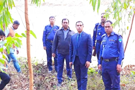 লোহাগাড়ায় অবৈধ বালু উত্তোলনে ভ্রাম্যমাণ আদালতের ২ লক্ষ টাকা অর্থদন্ড