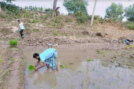 জীবনযুদ্ধে থেমে নেই ট্রেন দুর্ঘটনায় পা হারানো ওয়াহেদ