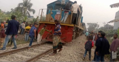 গাজীপুরে ট্রেনের ইন্জিন বিকল: রাজধানীমুখী ট্রেন চলাচল বন্ধ 