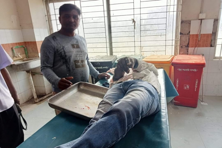 বাইক দুর্ঘটনায় এস এফ টিভির পরিচালক সঞ্জুসহ দু’জন আহত