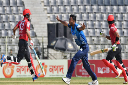 ঢাকাকে ১৫৭ রানের লক্ষ্য দিয়েছে বরিশাল