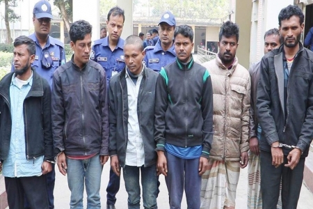 নওগাঁয় ডাকাত দলের ৭ সদস্য গ্রেফতার