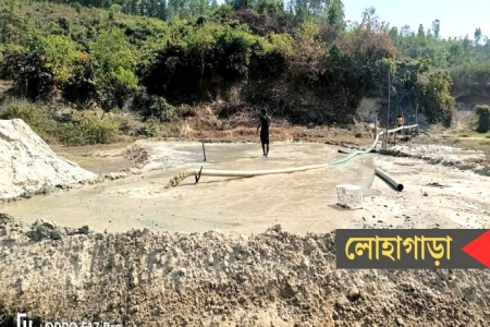 নিষেধাজ্ঞার পরেও ফের বালু উত্তোলন চুনতিতে