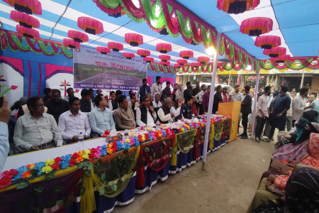 বদলগাছীতে মুক্তিযোদ্ধা আমজাদ হোসেন সড়ক কাজের উদ্বোধন  