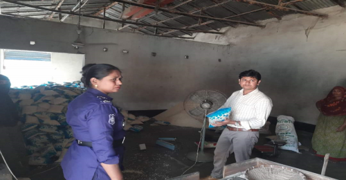 চুয়াডাঙ্গায় মুড়ি ফ্যাক্টরিতে ভোক্তা অধিকার সংরক্ষণ অধিদপ্তরের অভিযান ৫০ হাজার টাকা জরিমানা 