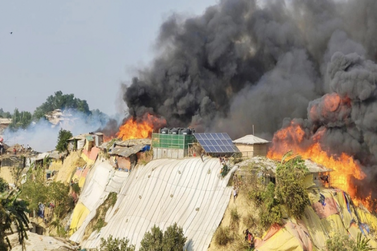 রোহিঙ্গা ক্যাম্পের আগুন নিয়ন্ত্রণে