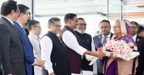কাতার সফর শেষে ঢাকায় পৌঁছেছেন প্রধানমন্ত্রী শেখ হাসিনা