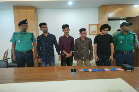টঙ্গীতে ১৭০০ পিস ইয়াবা সহ ৪ মাদক ব্যবসায়ী গ্রেফতার 