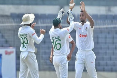প্রথম সেশনে ৩ উইকেট তুলে নিল বাংলাদেশ
