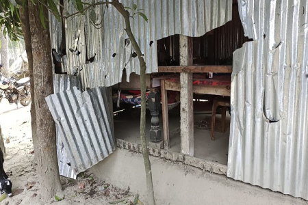 নগরকান্দায় মুরাদ বাহিনীর তান্ডব